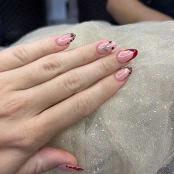 VS Nails - Crystal set with design - Nail Salons Near Me - Naples, Florida VS Nails - Crystal set with design - Nail Salons Near Me - Naples, Florida