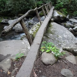 Porters Creek Trail - Footbridge crossing Porters Creek