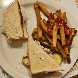 Johnny Dees Lounge - Turkey Sandwich