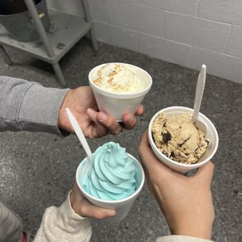 Barkley's Derry King - Cheers - Ice Cream & Frozen Yogurt Near Me - Derry, Pennsylvania