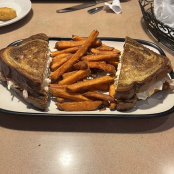 Red Knapp's - American Near Me - Oxford, Michigan