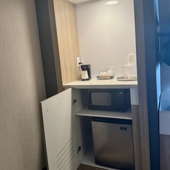 SpringHill Suites by Marriott Indianapolis Keystone - Coffee bar Microwave Refrigerator - Hotels Near Me - Indianapolis, Indiana SpringHill Suites by Marriott Indianapolis Keystone - Coffee bar Microwave Refrigerator - Hotels Near Me - Indianapolis, Indiana