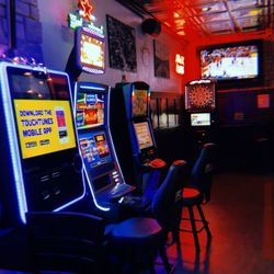 Pub 1848 - Music Vibes, Slot Machines and Darts.