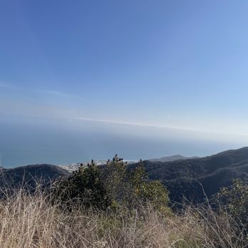 Los Leones Canyon - Hiking Near Me - Pacific Palisades, California Los Leones Canyon - Hiking Near Me - Pacific Palisades, California