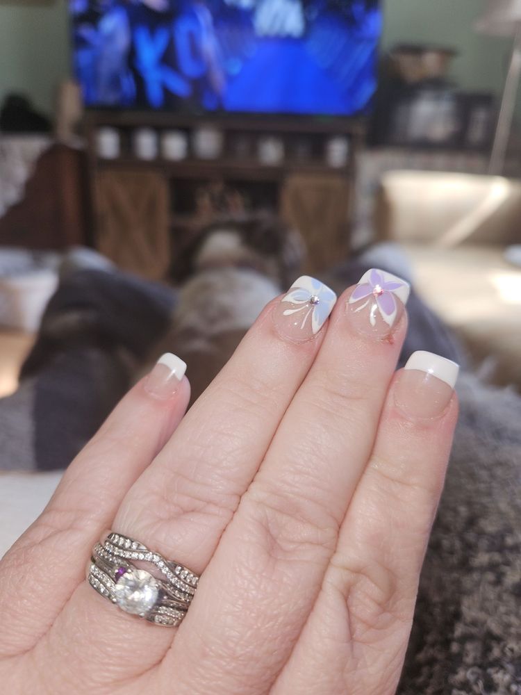 BEAUTY NAILS Updated September 2024 31 Photos & 21 Reviews 979