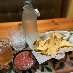 El Cerrito Cocina Mexicana - Chips and Salsa