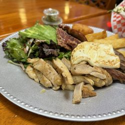 Arepa Venezuelan Kitchen - Bellevue - Parrilla Plate