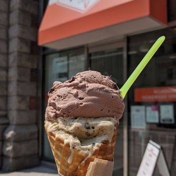 Nani's Gelato - chocolate hazelnut and vegan pistachio (1 scoop 2 flavours) - Ice Cream & Frozen Yogurt Near Me - Toronto, Ontario Nani's Gelato - chocolate hazelnut and vegan pistachio (1 scoop 2 flavours) - Ice Cream & Frozen Yogurt Near Me - Toronto, Ontario