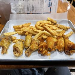Cafe Oasis - Hot honey wings