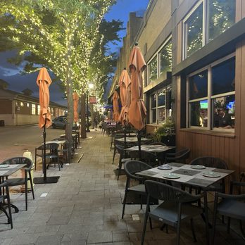 Ella's Italian Pub - Elmhurst - Outside seating - Italian Near Me - Elmhurst, Illinois Ella's Italian Pub - Elmhurst - Outside seating - Italian Near Me - Elmhurst, Illinois