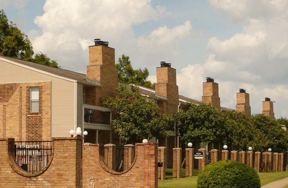 THE CROSSINGS BRADFORD PLACE Updated July 2024 81008300 W Airport