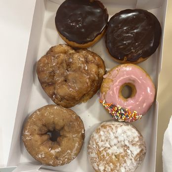 Dunkin' - Half Dozen Donuts - Coffee & Tea Near Me - Flushing, New York