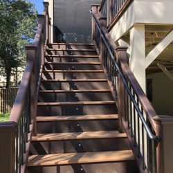 RX4wood - The stairs of the deck with lights.