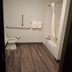 MainStay Suites Newberry - Crane - Restroom