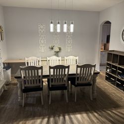 FS Moving - Dining room furniture moved
