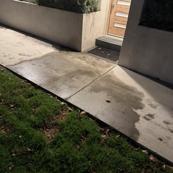 Luxe Power Wash - Before (oil) - Pressure Washers Near Me - San Fernando Valley, California Luxe Power Wash - Before (oil) - Pressure Washers Near Me - San Fernando Valley, California