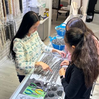 Aloha Pearls Manoa - Tahitian Pearl necklaces - Jewelry Near Me - Urban Honolulu, Hawaii Aloha Pearls Manoa - Tahitian Pearl necklaces - Jewelry Near Me - Urban Honolulu, Hawaii