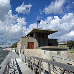 Frank Lloyd Wright's Rowing Boathouse - The other side