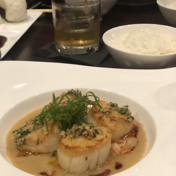 MW Restaurant - Pan roasted scallops - New American Near Me - Honolulu, Hawaii MW Restaurant - Pan roasted scallops - New American Near Me - Honolulu, Hawaii
