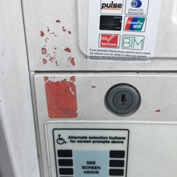 Shell Gas Station - This means pay with cash !