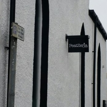 Peatzeria - Peatzeria Sign - Pizza Near Me - Bowmore, AGB