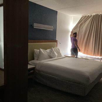 SpringHill Suites Durham Chapel Hill - Black out curtains - Hotels Near Me - Durham, North Carolina SpringHill Suites Durham Chapel Hill - Black out curtains - Hotels Near Me - Durham, North Carolina