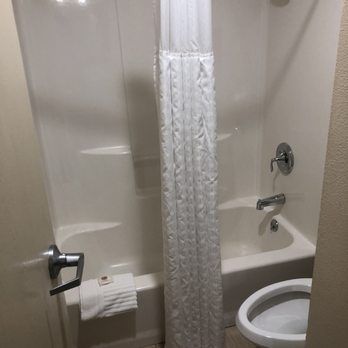 Comfort Inn Grapevine Near Dfw Airport - Shower and toilet. - Hotels Near Me - Grapevine, Texas Comfort Inn Grapevine Near Dfw Airport - Shower and toilet. - Hotels Near Me - Grapevine, Texas