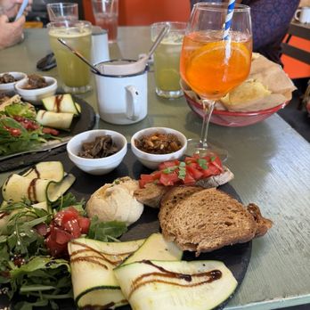 Focaccia in Giro - Vegan platter - Italian Near Me - Lisbon, 11