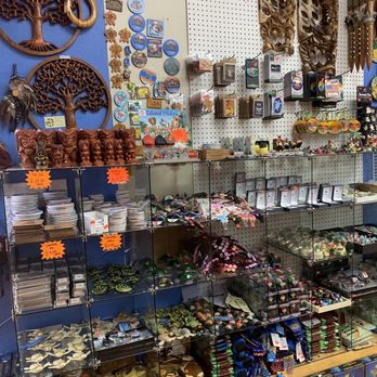 Paradise Shells 2 - 10/18/23 - Shopping Centers Near Me - Waimea, Hawaii
