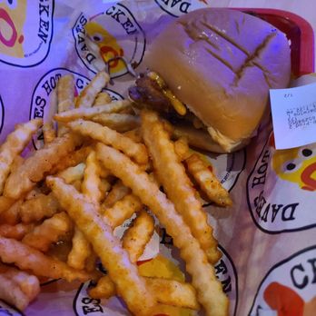 Dave's Hot Chicken - Chicken slider & fries - Chicken Shop Near Me - Orem, Utah