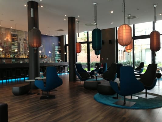 MOTEL ONE DÜSSELDORF-HAUPTBAHNHOF - 19 Photos - Immermannstr. 54 ...