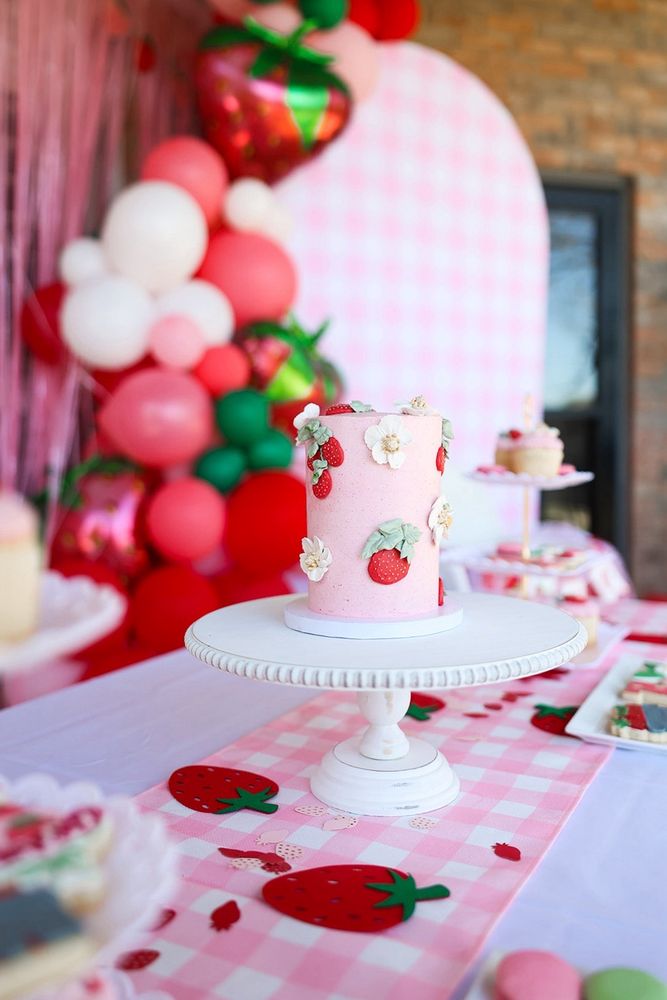 KK's Bakes by Kynda Knight Logo