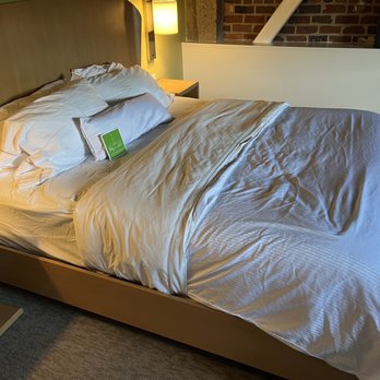 Element Moline - How my bed was made.  Very sloppy. - Hotels Near Me - Moline, Illinois