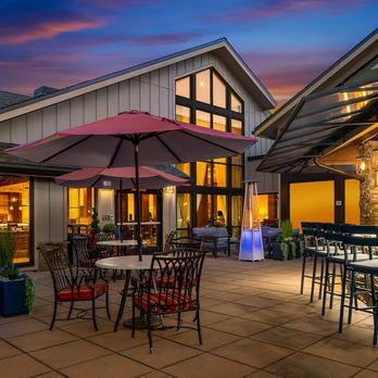 5x5 Bar & Bistro - Cocktail Bars Near Me - Mukilteo, Washington