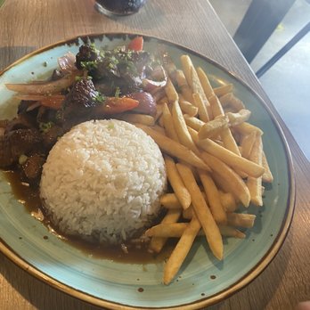 Merkado 31 - Lomo Saltado - Peruvian Near Me - Miami, Florida