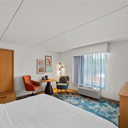 Hampton Inn & Suites Williamsburg-Central - Guest room