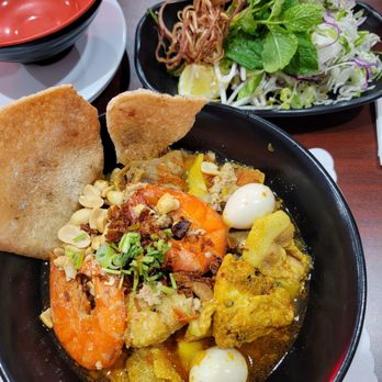 Tiem Mi Quon - Mì quãng - Vietnamese Near Me - Garden Grove, California