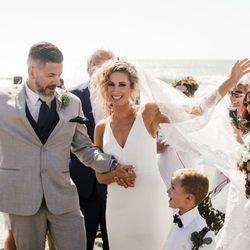 Glow 2 Go - Beautiful Beach Bride!