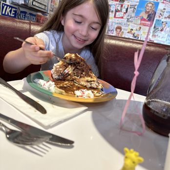 Cafe 50's - Punky's having her daily chocolate chip pancakes. - Diners Near Me - Los Angeles, California