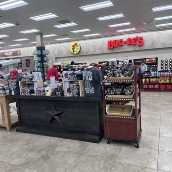 Buc-ee's - Gas Stations Near Me - Calhoun, Georgia