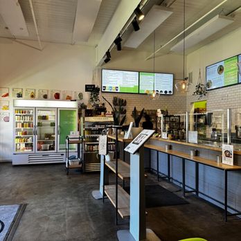 Elixir Superfood & Juice - Interior. - Gluten-Free Near Me - Mammoth Lakes, California