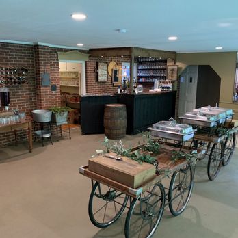 The Tanglewood House - Buffet area - Venues & Event Spaces Near Me - Clarksville, Tennessee