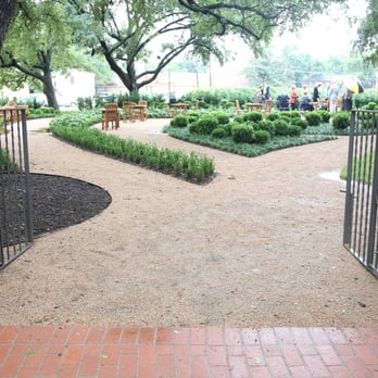 Baylor University - Garden of Contentment at Armstrong Browning Library - Colleges & Universities Near Me - Waco, Texas