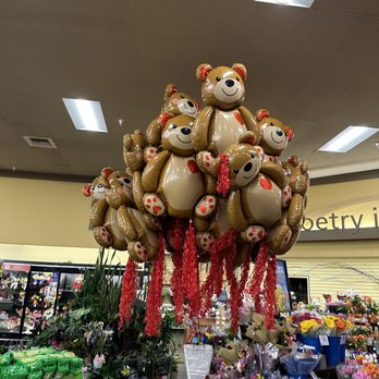 VONS - Updated August 2025 - 81 Photos & 56 Reviews - 3100 Fowler Ave