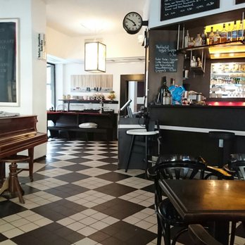 Café Central - Theke drinnen - Cafes Near Me - Cologne, NW Café Central - Theke drinnen - Cafes Near Me - Cologne, NW