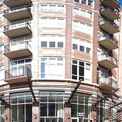 Select A Fee Real Estate Systems & Rentals - Great 2 bedroom , 2 bath loft condo located in the Hot West Loop. Units offers hard wood  floors , updated kitchen with islan...