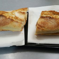 Blanc i Negre - Bocata de lomo con queso de cabra... ..