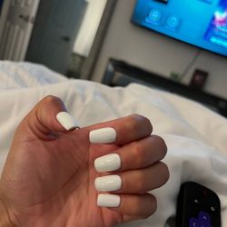 Beauty Hair & Nails - Uneven