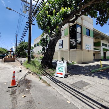 Island Green Mart - With all of the construction on Dillingham Boulevard, look for this sidewalk sign as you drive towards Waikiki - Public Markets Near Me - Honolulu, Hawaii Island Green Mart - With all of the construction on Dillingham Boulevard, look for this sidewalk sign as you drive towards Waikiki - Public Markets Near Me - Honolulu, Hawaii