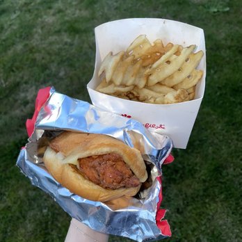 Chick-fil-A - Waffle Potato Chips, Spicy Deluxe Sandwich - Fast Food Near Me - Vancouver, Washington Chick-fil-A - Waffle Potato Chips, Spicy Deluxe Sandwich - Fast Food Near Me - Vancouver, Washington